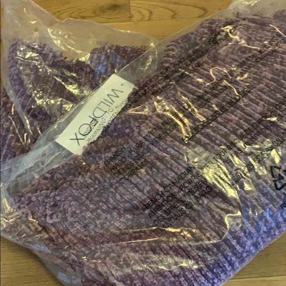 💕HP💕Wildfox chenille rider purple sweater - Picture 9 of 9